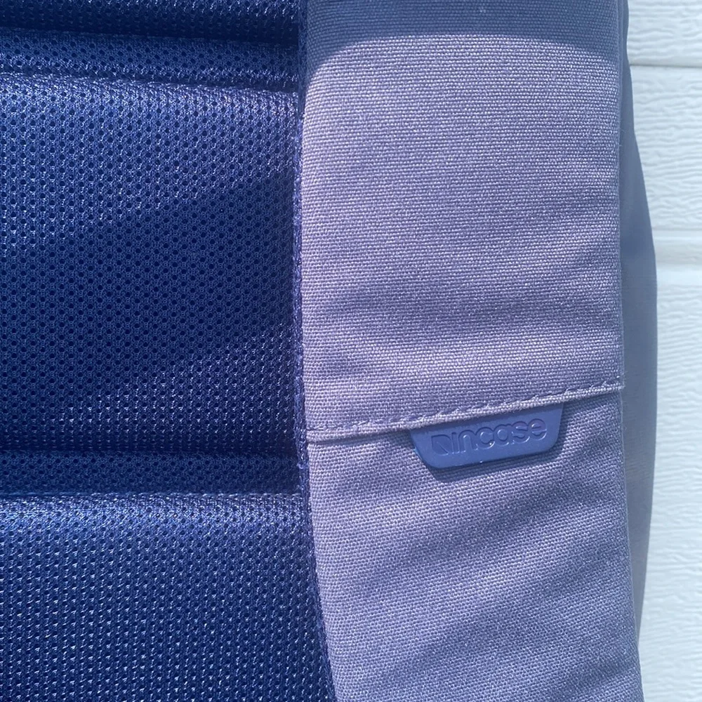 Incase Backpack (Color: Blue) - Picture 4 of 9